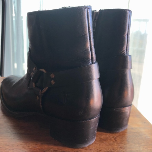SOLD - FRYE - Dars Harness Short Boots. Size 7.5. - Picture 4 of 8